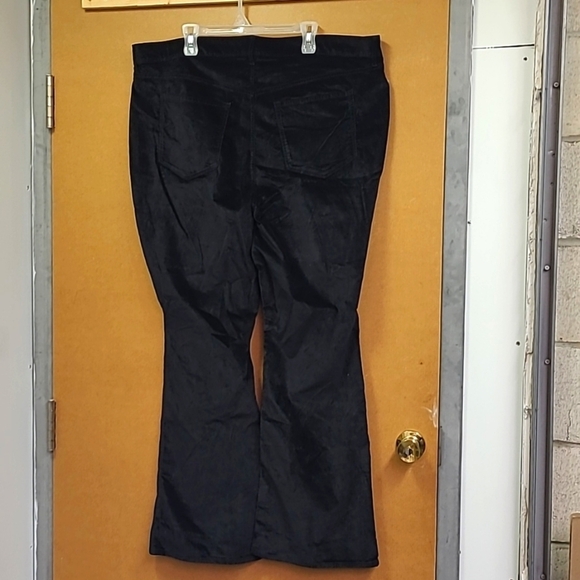 Old Navy Black Velvet Higher High Rise Flare Jeans - Picture 4 of 8